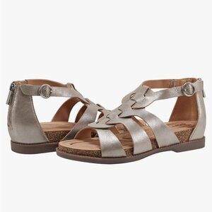 New Earth Metallic Pewter Dale Gladiator Flat Sandals 6.5